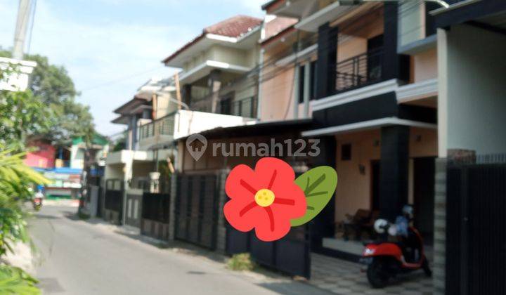 Rumah 2 lantai full furnished, dekat Ambarukmo Plaza. 2