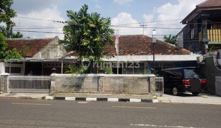 Rumah Jadul (SHM) di Baciro, hitung tanah.Lokasi strategis, dalam kota. Kemana-mana dekat. 1