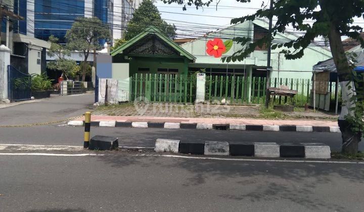 Rumah Tua Di Pusat Kota Yogyakarta ,500 Meter Dari Tugu Yogya, 5 Menit Ke Malioboro. Lokasi Cck Untuk Usaha, Kantor Ataupun Rumah Tinggal/ Homestay. Area Komersiil Di Pusat Kota. Dijual Cepat, Nego Sampai Deal. 1