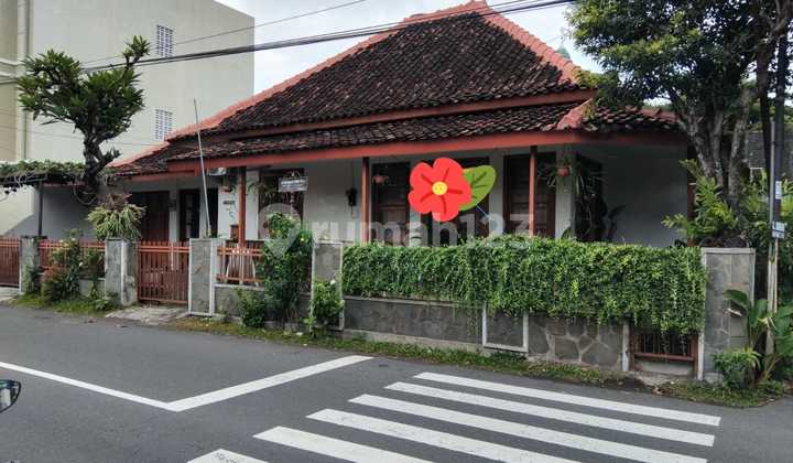 Rumah Kuno Klasik Di Wirogunan, Dg Kualitas Kayu Pilihan, Semi Furnished. Lokasi Strategis Di Tengah Kota Yogyakarta. Cck Utk Guest-house / Homestay.