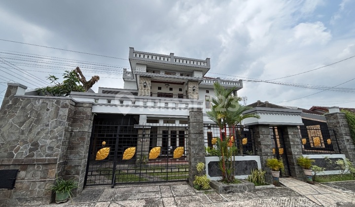 2-Storey Large House East of Jogja Expo Center, Near Harjolukito Hospital.