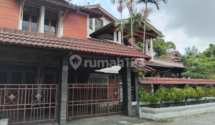 Rumah Asri & Luas Di Jln Pandega ,dekat Ugm. Dan Kost2-an 11 Kamar. Area Premium & Komersiil, Lingkungan Tenang & Nyaman. 2