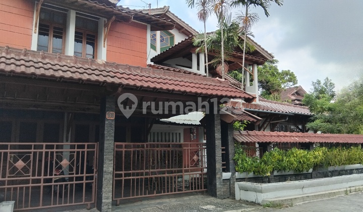 Rumah Asri & Luas Di Jln Pandega ,dekat Ugm. Dan Kost2-an 11 Kamar. Area Premium & Komersiil, Lingkungan Tenang & Nyaman. Rumah Asri & Luas Di Jln Pandega ,dekat Ugm. Dan Kost2-an 11 Kamar. Area Premium & Komersiil, Lingkungan Tenang & Nyaman.
