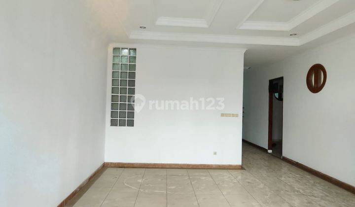 Ruang Usaha Di Antapani, Jalan Ramai Dua Arah, Lebar Muka 9 Meter 5