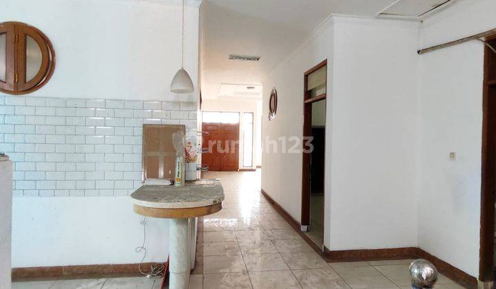 Ruang Usaha Di Antapani, Jalan Ramai Dua Arah, Lebar Muka 9 Meter 10