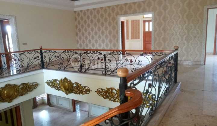 QUICK SALE, PRICE DROP ON LUXURIOUS, ELEGANT HOUSE in PERMATA LIPPO KARAWACI, TANGERANG. Contact VONNY 0821 2256 8925. 2