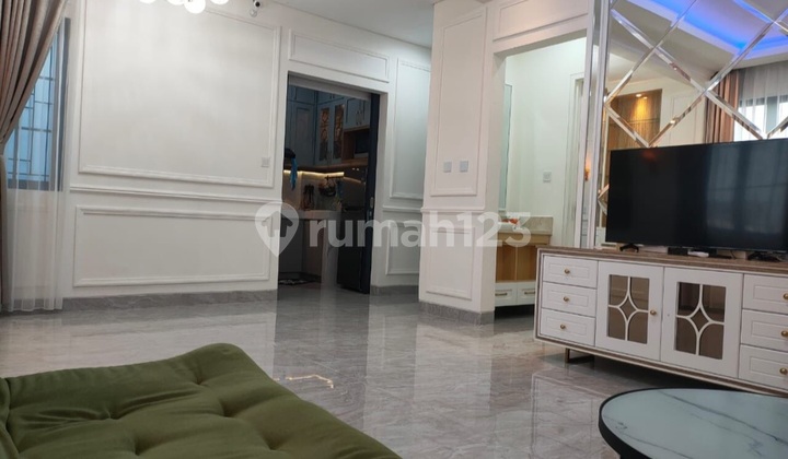 Jual Cepat Rumah Cantik Full Furnished dan Bonus Elektronik Siap Huni 3 Lantai Super Nyaman Dekat Sport Club di Lavon Swan City Tangerang 1