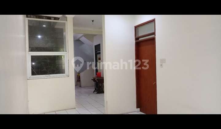 Rumah Strategis 2 Lantai Asri Nyaman, Taman Kopo Indah SHM Rumah di Taman Kopo Indah 2