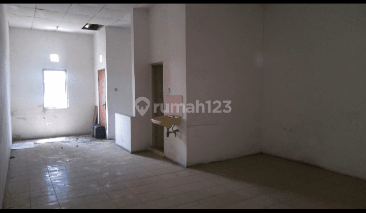 Ruko Strategis jalan lebar, parkir luas, Taman Kopo Indah 2