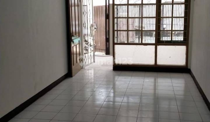 Rumah siap huni sudah renovasi, Taman Kopo Indah  1