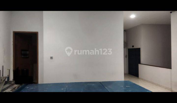 Rumah 3 lantai Minimalis lokasi Strategis, Taman Kopo Indah 1