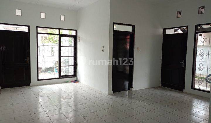 Rumah Hook siap huni sudah renovasi, Taman Kopo Indah 1