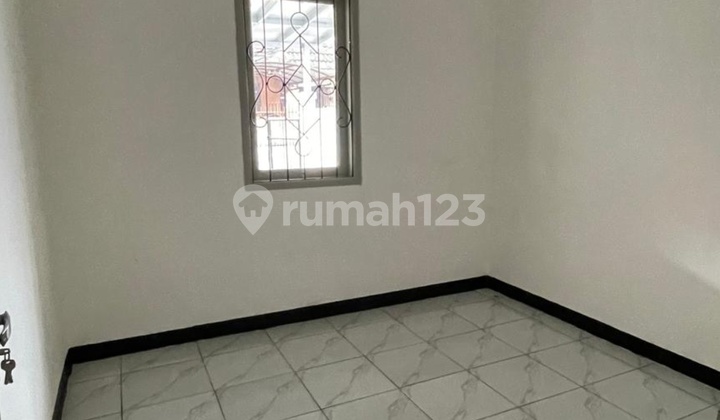 Rumah Jual Murah Bagus Siap Huni, Sayap Tanan Kopo Indah 2