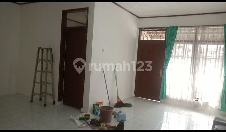 Rumah Hook Murah Siap Huni, Taman Kopo Indah 2