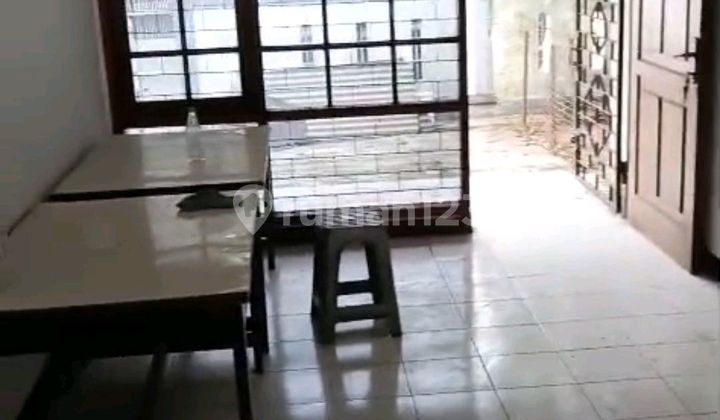 Rumah Strategis Lebar 10 Meter Murah Bangunan Kokoh Taman Kopo Indah