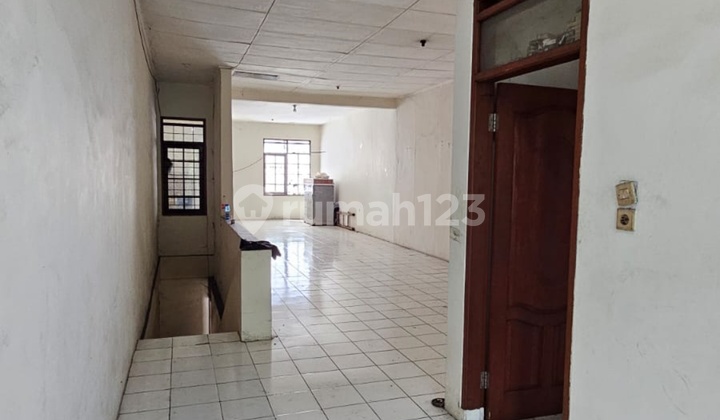 Strategic 2-Story Shop House for Quick Rent, Taman Kopo Indah 2