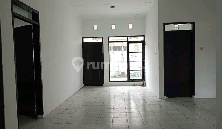 Rumah Strategis Hook Siap Huni, Taman Kopo Indah 2