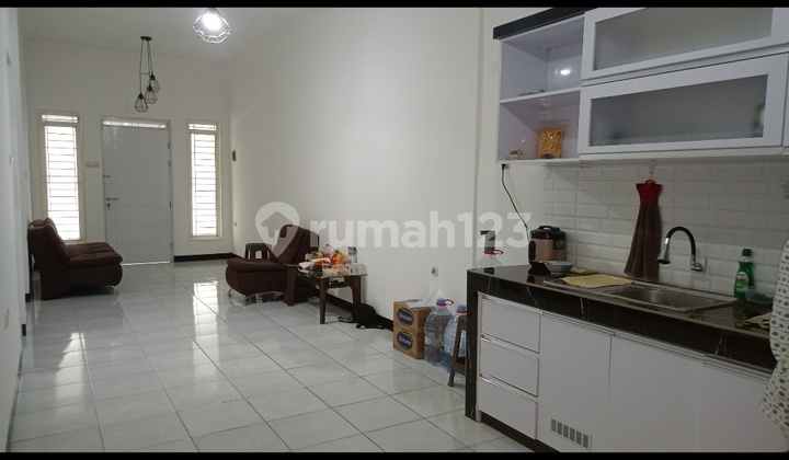 Rumah Minimalis Strategis Murah Sisp Huni, Taman Kopo Indah