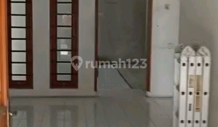 Rumah Strategis Sewa Murah Dekat Tol Margaasih. Rumah Strategis Sewa Murah Dekat Tol Margaasih.