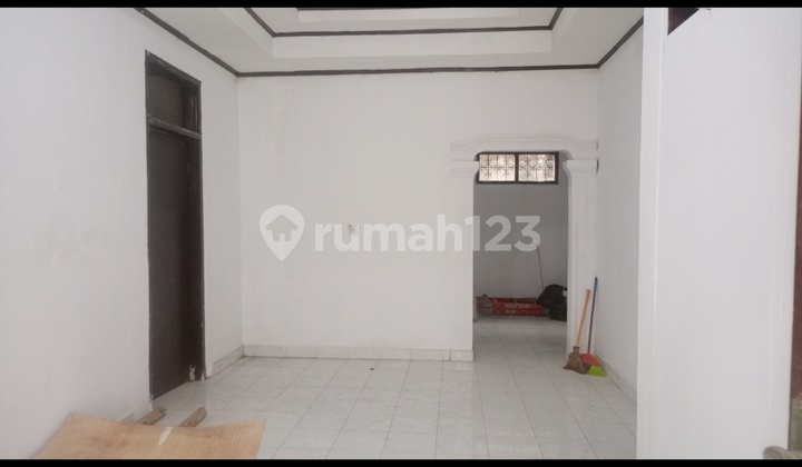 Rumah Strategis Jalan Lebar, Taman Kopo Undah 2