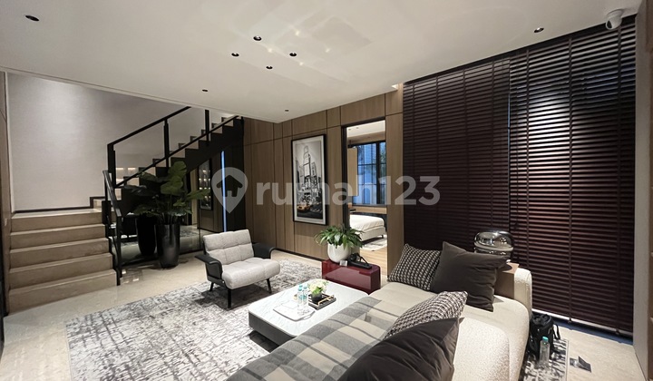 Rumah Klasik 3 Lantai di Bsd, Dekat Taman dan Mal Eastvara 2