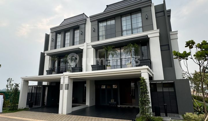 Rumah Klasik 3 Lantai di Pusat Bsd, Dekat Taman dan Mal Eastvara Rumah Klasik 3 Lantai di Pusat Bsd, Dekat Taman dan Mal Eastvara