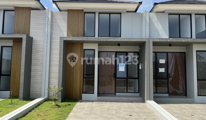 4 Bedroom House in BSD near Eastvara Mall 4 Bedroom House in BSD near Eastvara Mall