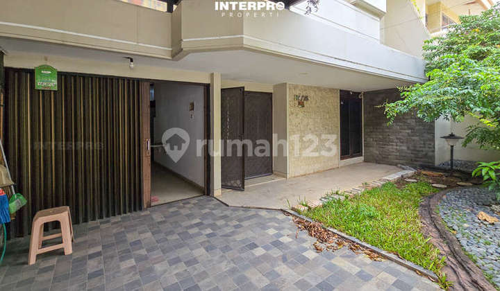 Rumah 2 Lantai Green Garden 4 Kamar Tidur Hadap Timur - LT 200m2