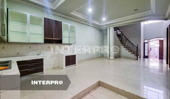 Disewakan Rumah 2lantai Permata Buana Lokasi Strategis Luas 144m2 6