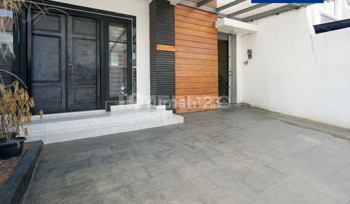 Rumah Minimalis Modern 2 Lantai di Permata Buana Luas 136m2 2