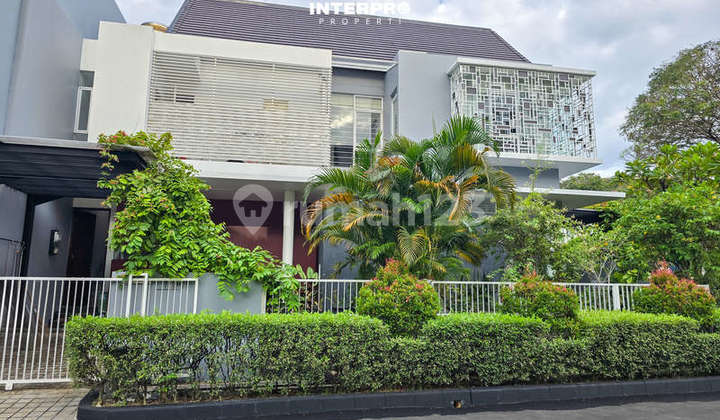 Luxurious Hook House for Sale in Permata Buana, Ready to Live, 3 Floors - 238m2. 2