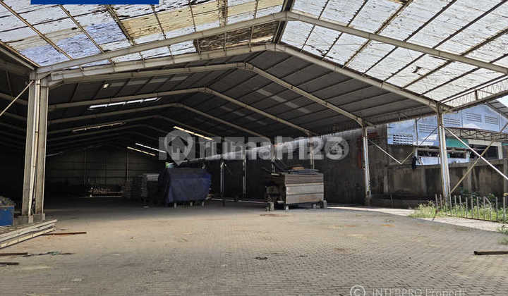 Large Warehouse for Sale in Kapuk Peternakan with Container Access - Land Area 5310m2