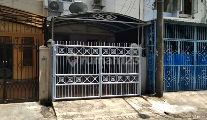 2-Storey House for Sale in Taman Palem Near Schools - Area 56.25M2