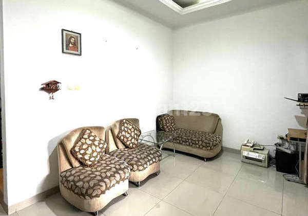 Rumah Dijual Tomang Bebas Banjir 3 Lantai SHM - LT 85m2 2