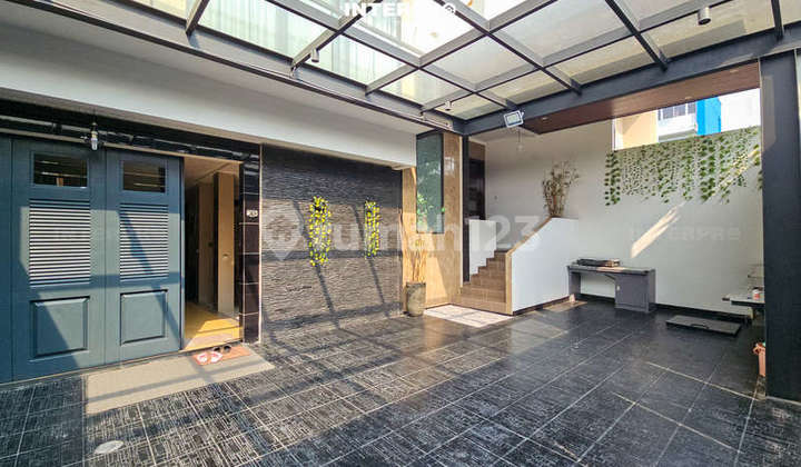 2.5-Story House in Permata Buana - Good Location - Newly Renovated - 190m2 2