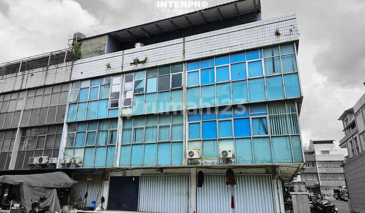 Ruko Hook Ukuran Besar Dijual Intercon Kebon Jeruk - Luas 107M2