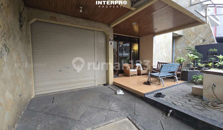 2-Story House in Puri Indah High Ceiling Semi Furnished - 195m2 2