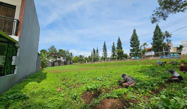 tampak depan tanah kavling murah komplek katumiri