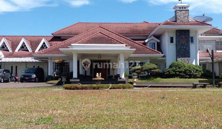 Rumah Mewah Jalan Raya View Mantap Dekat Wisata Lembang Bandung  1