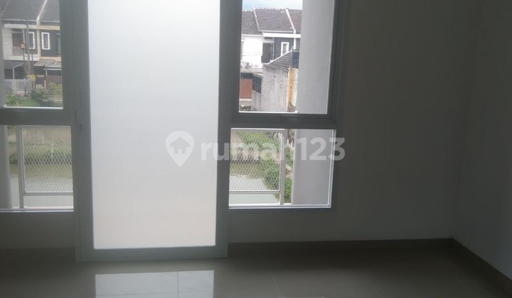 Rumah Gress 2Lantai Dalam Komplek Cisanten Kulon Arcamanik. 2