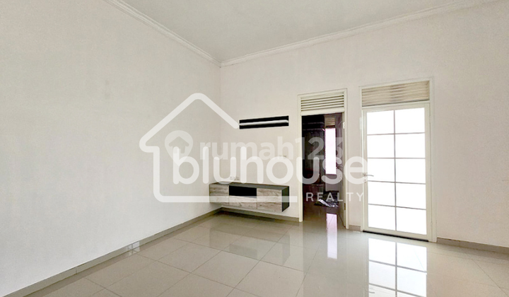 3-Bedroom Semi-Furnished House in Kusuma Pesanggrahan Batu Tourist Area 2