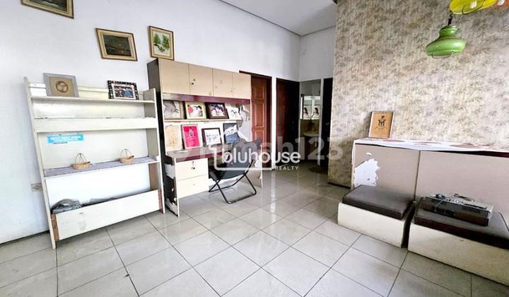 Colonial House One Step from Ijen, Suitable for Hotel Business Venue. 2