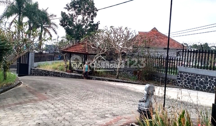 Strategic House Near Tourist Attractions Alun-Alun Batu and Jatim Park Strategic House Near Tourist Attractions Alun-Alun Batu and Jatim Park