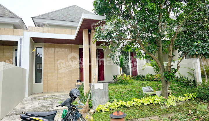 Rumah Siap Huni 3 Kamar Tidur Bangunan Terawat di Ijen Nirwana.