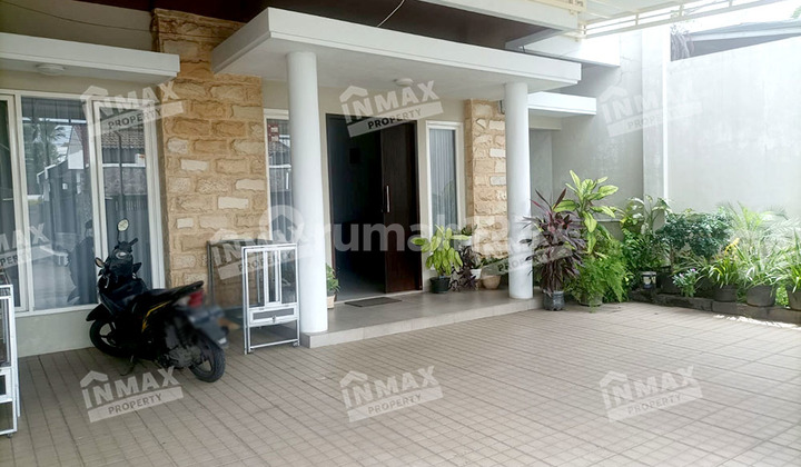 Rumah Modern Luas Terawat 6 Kamar Tidur di Area Langsep Rumah Modern Luas Terawat 6 Kamar Tidur di Area Langsep