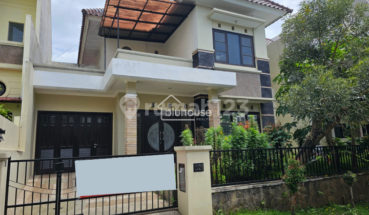Rumah 2 Lantai 3 Kamar Tidur 3 Kamar Mandi di Villa Puncak Tidar.