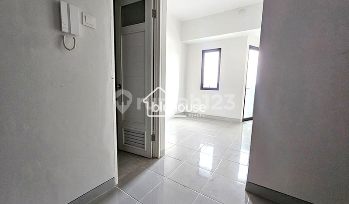 Ready-to-Occupy Exclusive Studio Apartment near Brawijaya University 1