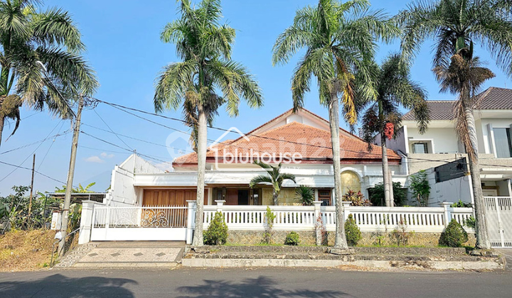 Rumah Keluarga 2 Lantai Semi Furnished Siap Huni di Dieng
