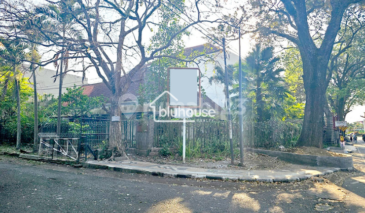 Premium Colonial Hook House Ready to Occupy Near Ijen Boulevard Premium Colonial Hook House Ready to Occupy Near Ijen Boulevard
