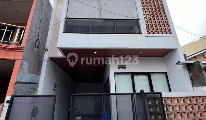 Jual Rumah Siap Huni Nyaman, Lega, Strategis, di Rawalumbu Kota Bekasi. Full Furnished- Listrik 2200W- Air Pam & Tanah- Hadap Selatan Jual Rumah Siap Huni Nyaman, Lega, Strategis, di Rawalumbu Kota Bekasi. Full Furnished- Listrik 2200W- Air Pam & Tanah- Hadap Selatan